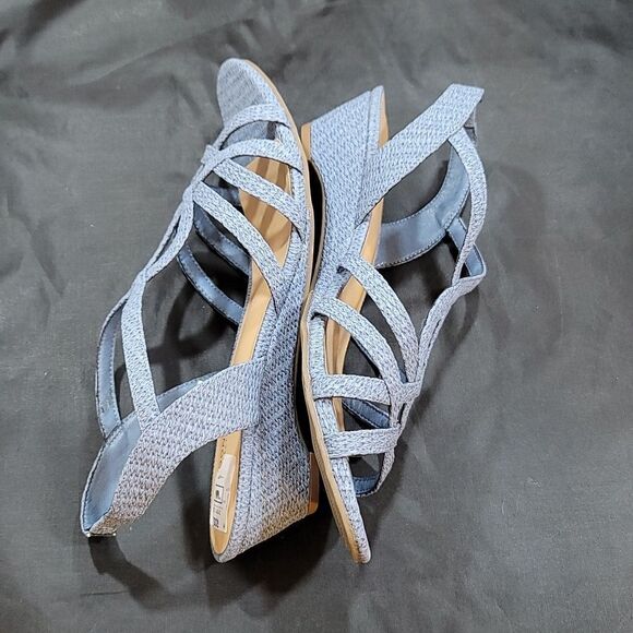 BRAND NEW LONDON FOG LOW WEDGE STYLE ALMOND TOE SANDAL - Picture 10 of 15